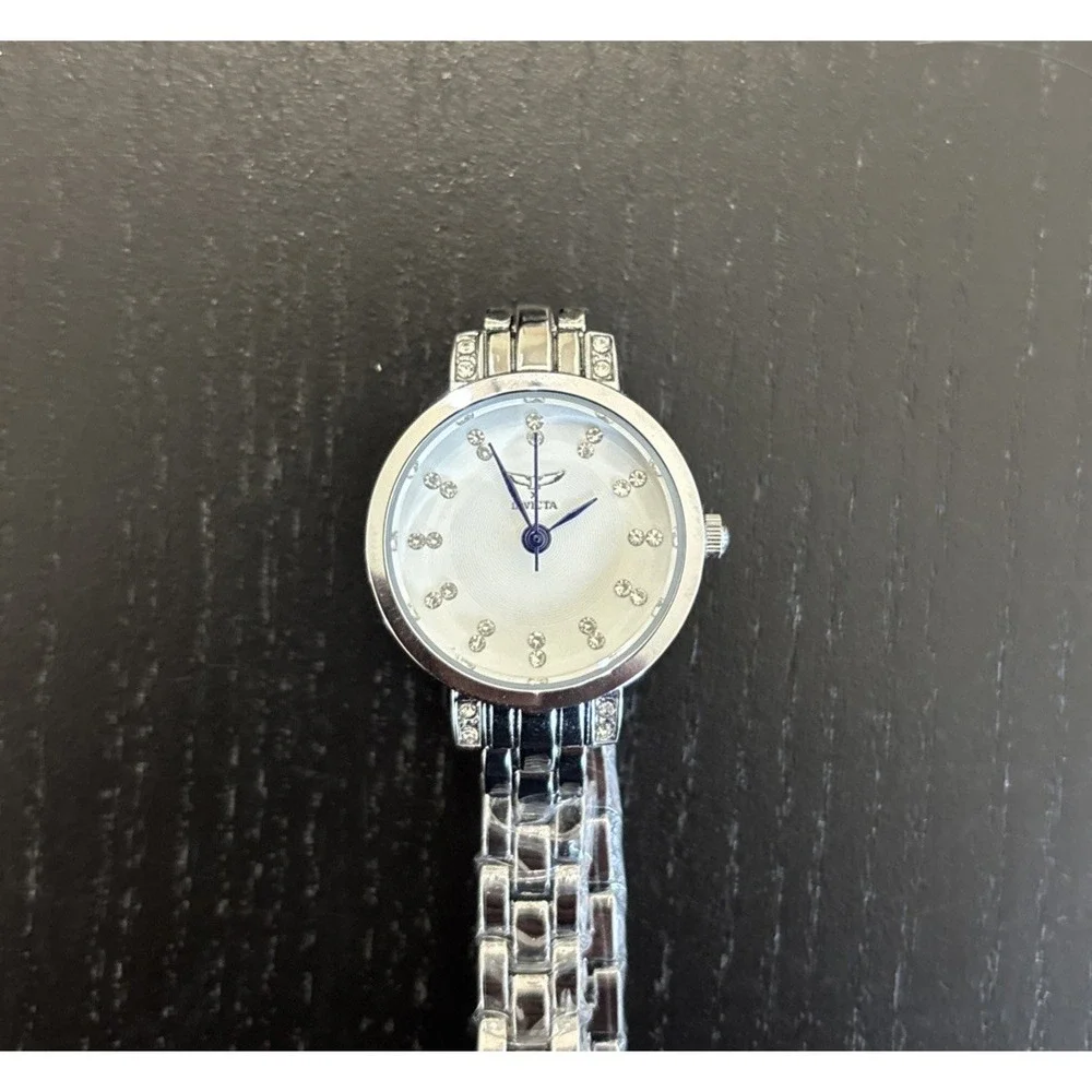 nvicta Women's Angel Watch 69072 New in Box